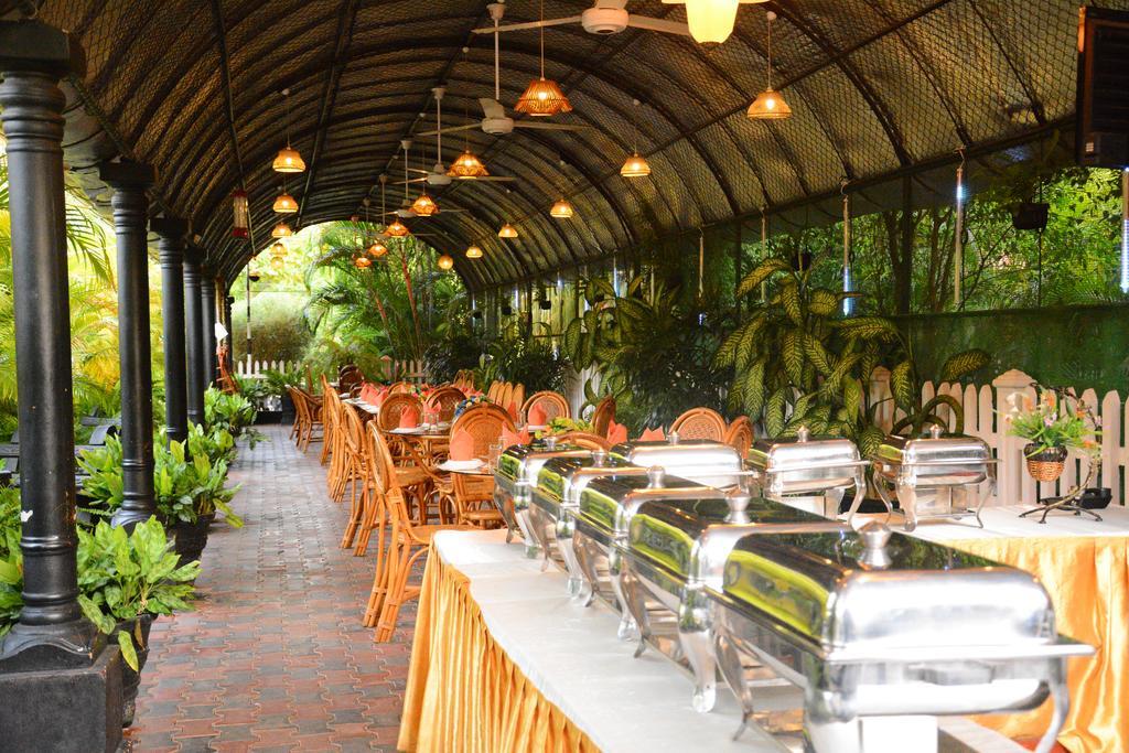 Jkab Park Hotel Trincomalee Exterior photo