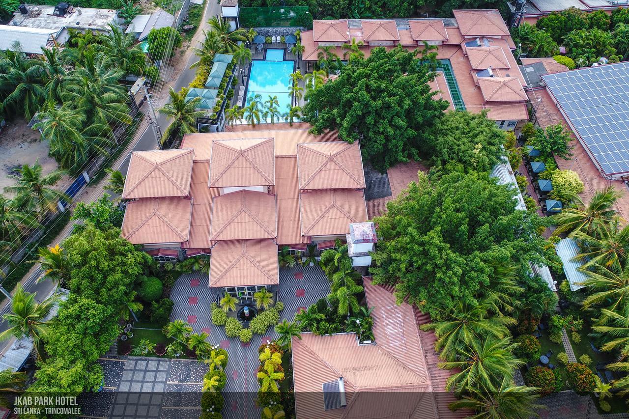 Jkab Park Hotel Trincomalee Exterior photo
