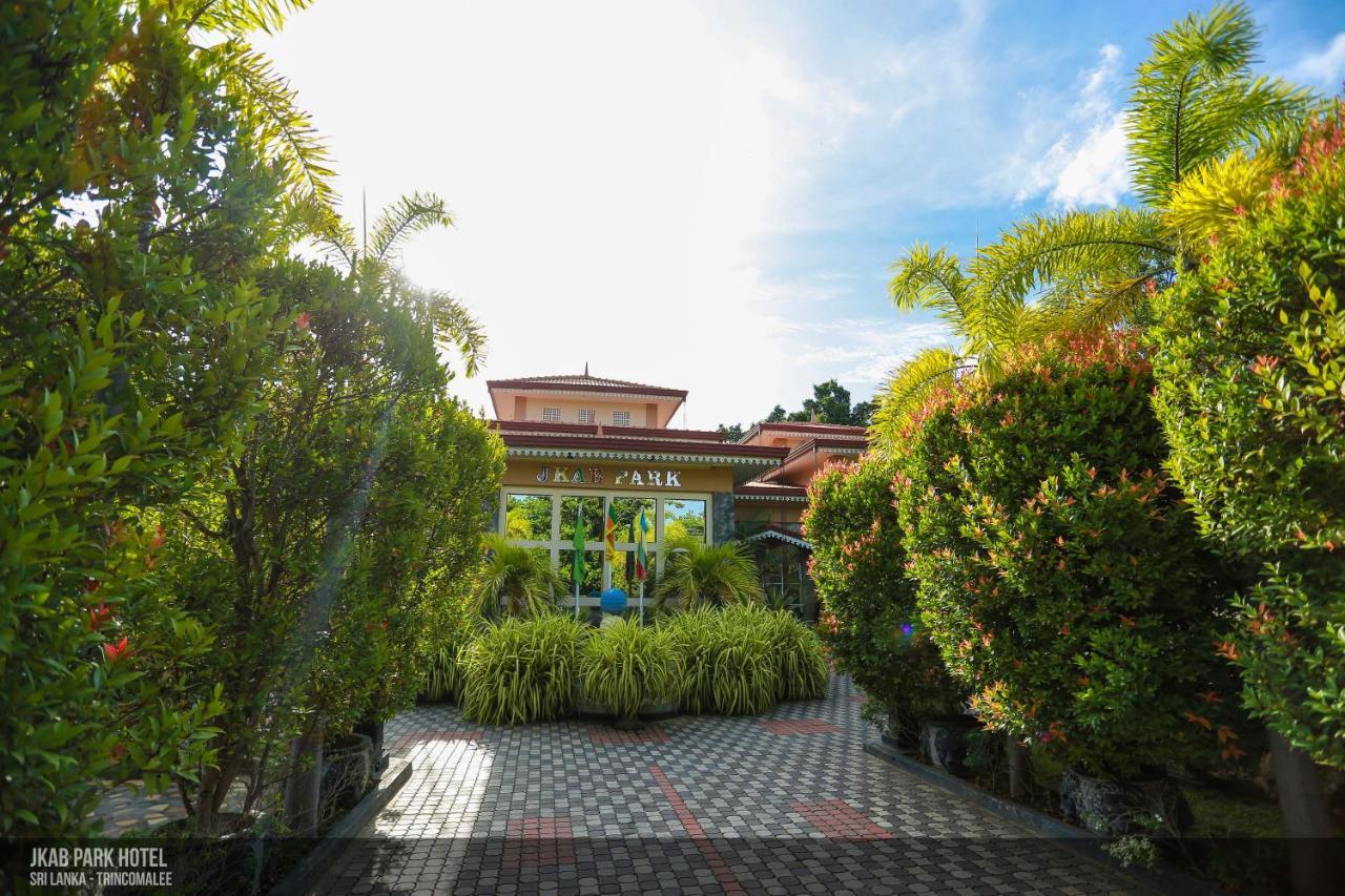 Jkab Park Hotel Trincomalee Exterior photo